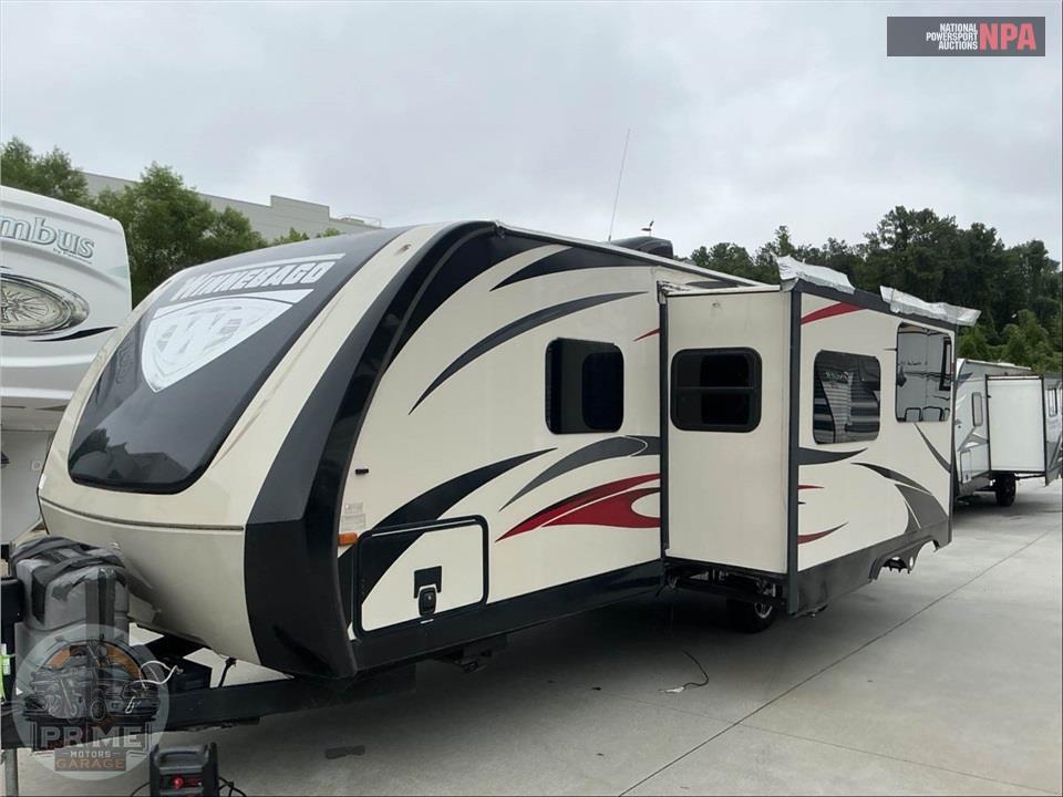 2015 Ultralite By Winnebago M-27RBDS — фото 2