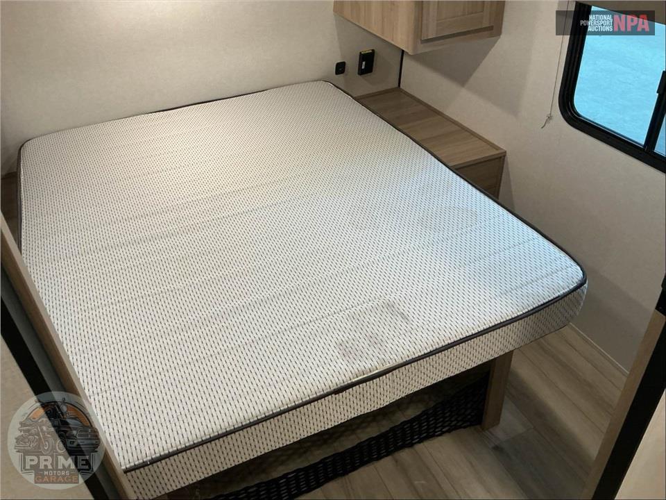 2025 Keystone Rv M-26 BX - COLEMAN LIGHT SERIES — фото 11