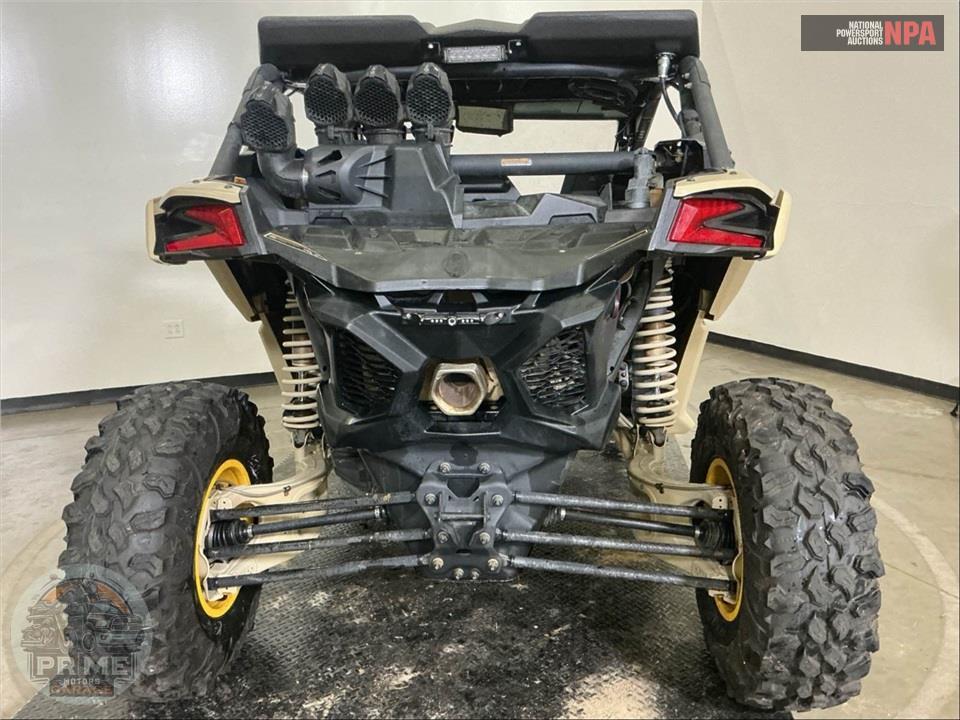 2023 Can-Am MAVERICK X3 DS TURBO (DESERT TAN & CARBON BLACK) — фото 4