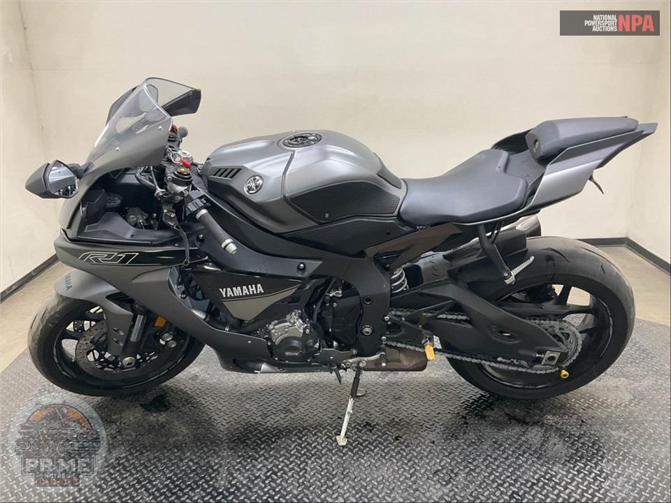 2016 Yamaha YZF-R1 — фото 3