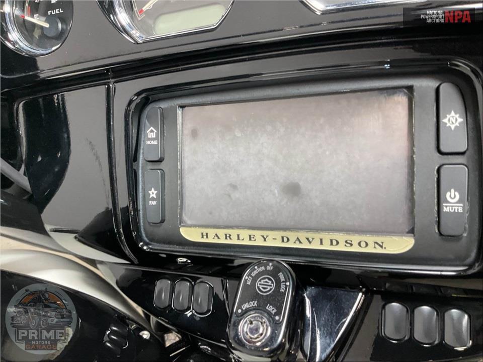 2018 Harley-Davidson FLHXS STREET GLIDE SPECIAL — фото 27