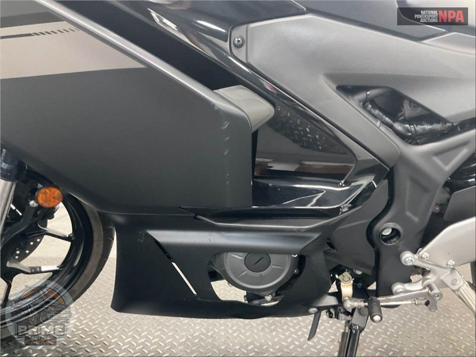 2025 Yamaha YZF-R3 — фото 7