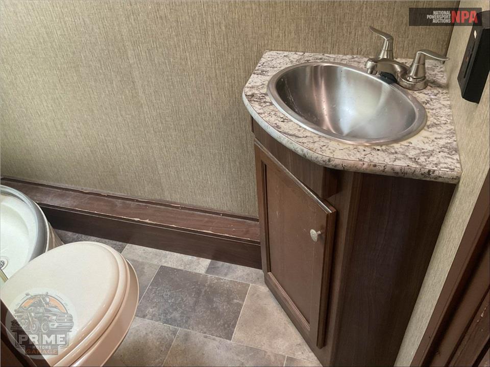 2017 Keystone Rv M-29 BH - SPRINTER CAMPFIRE EDITION SERIES — фото 17