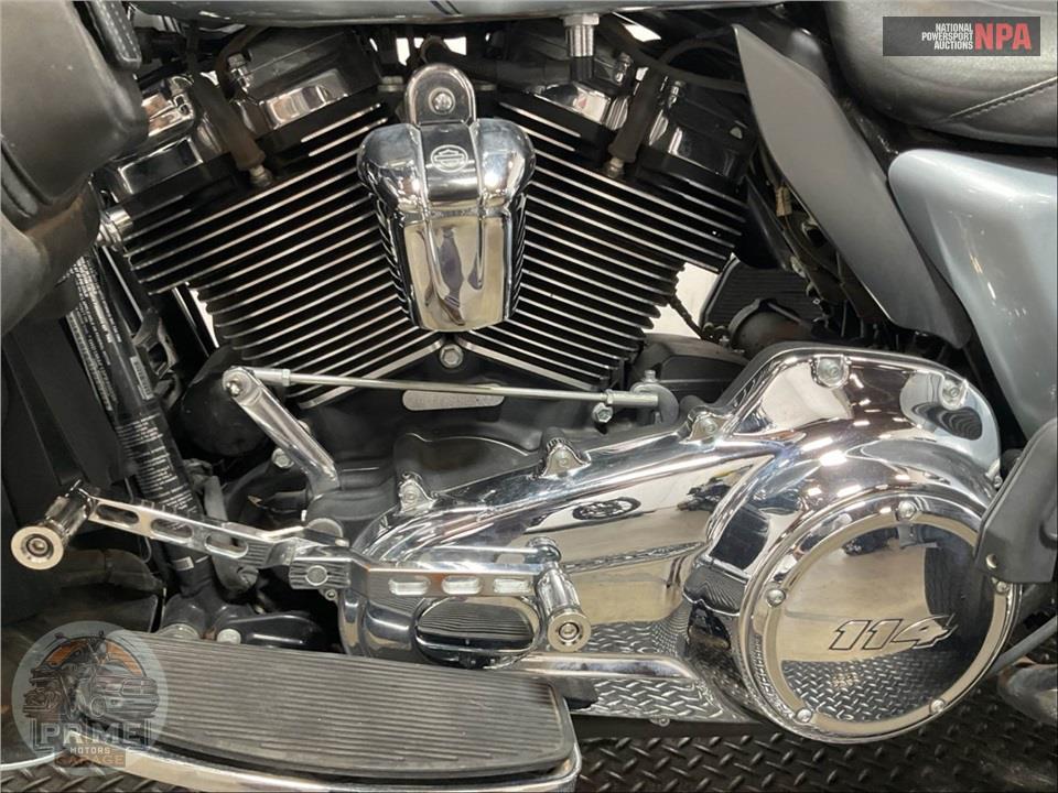 2023 Harley-Davidson FLHTCUTG TRI GLIDE ULTRA CLASSIC — фото 8