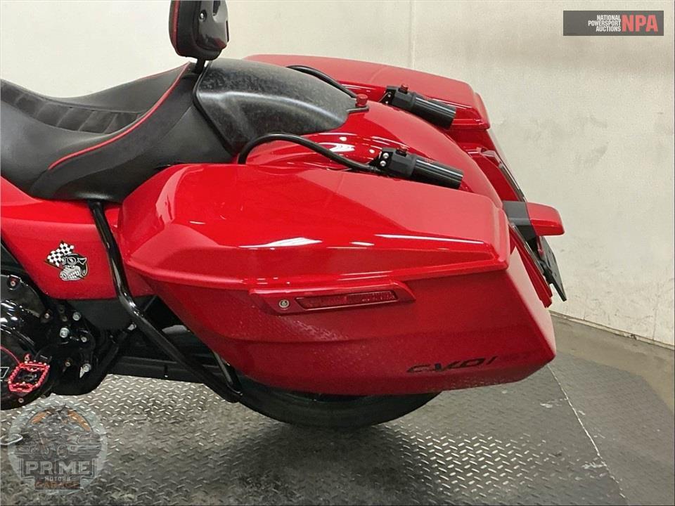 2025 Harley-Davidson FLTRXSTSE CVO ROAD GLIDE ST — фото 39