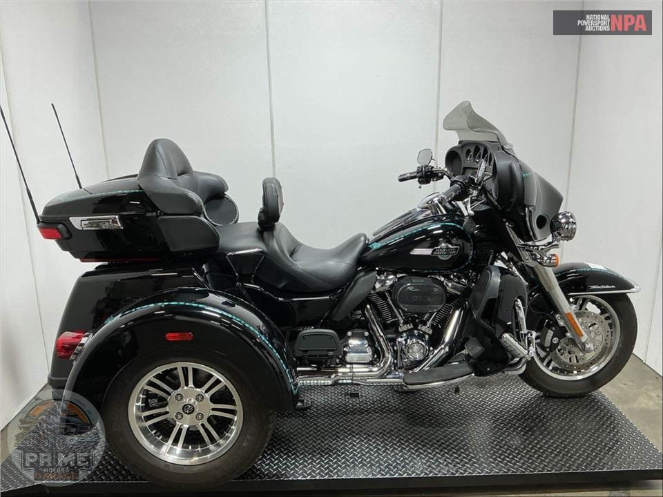 2023 Harley-Davidson FLHTCUTG TRI GLIDE ULTRA CLASSIC — фото 1