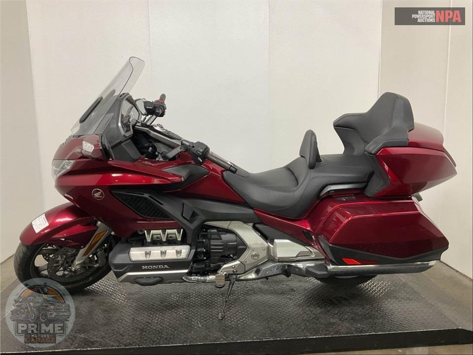 2018 Honda GL1800D GOLDWING TOUR DCT (RED) — фото 3