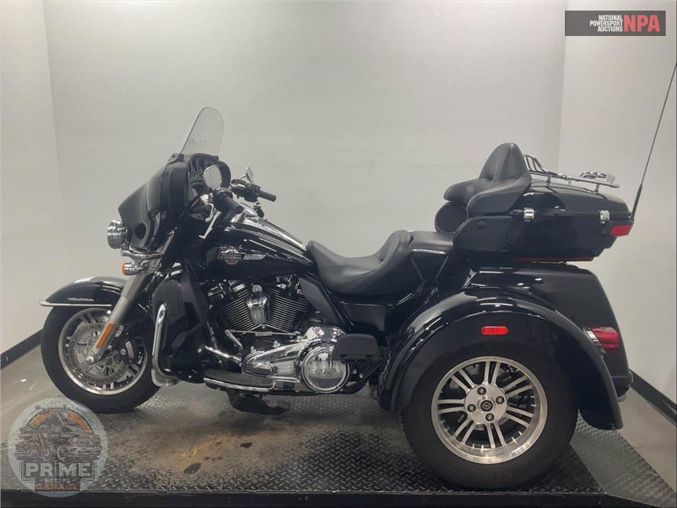 2023 Harley-Davidson FLHTCUTG TRI GLIDE ULTRA CLASSIC — фото 3