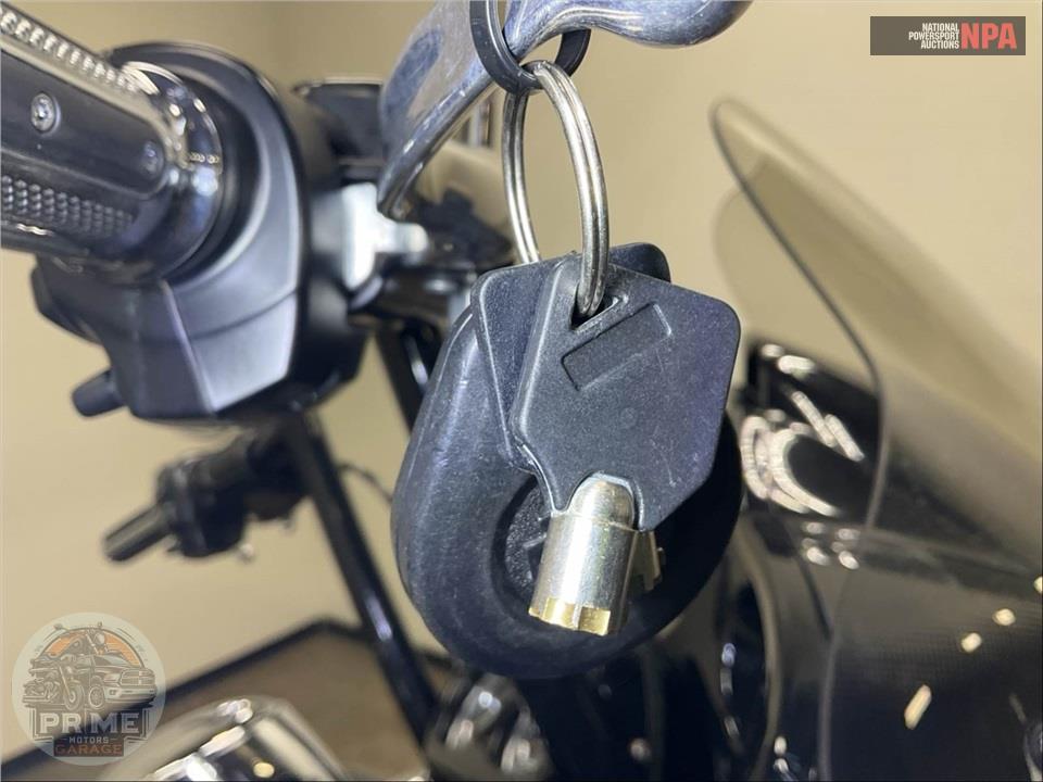 2015 Harley-Davidson FLTRXS ROAD GLIDE SPECIAL — фото 14