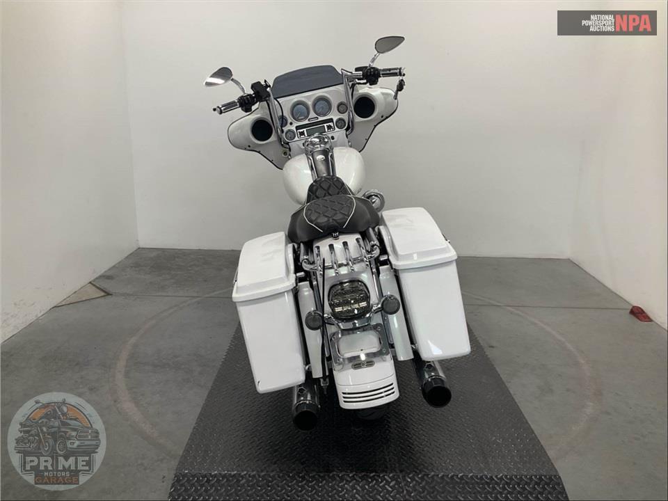 2008 Harley-Davidson FLHTC ELECTRA GLIDE CLASSIC — фото 4