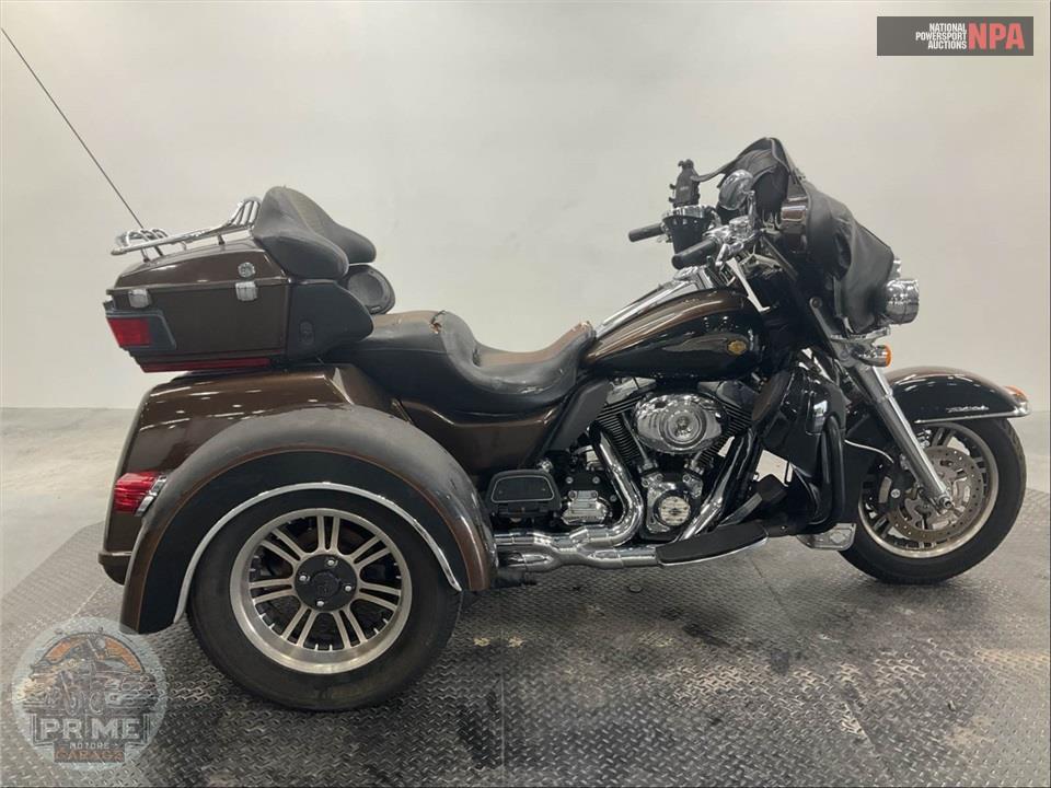 2013 Harley-Davidson FLHTCUTG TGLIDE UL CL ANN — фото 1