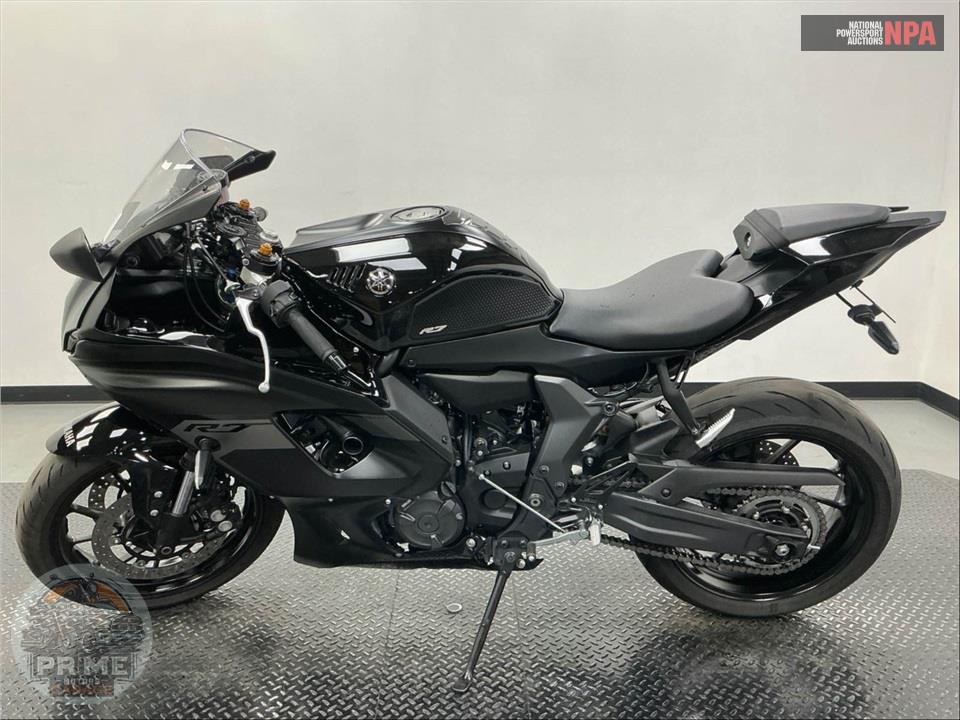 2025 Yamaha YZF-R7 — фото 3