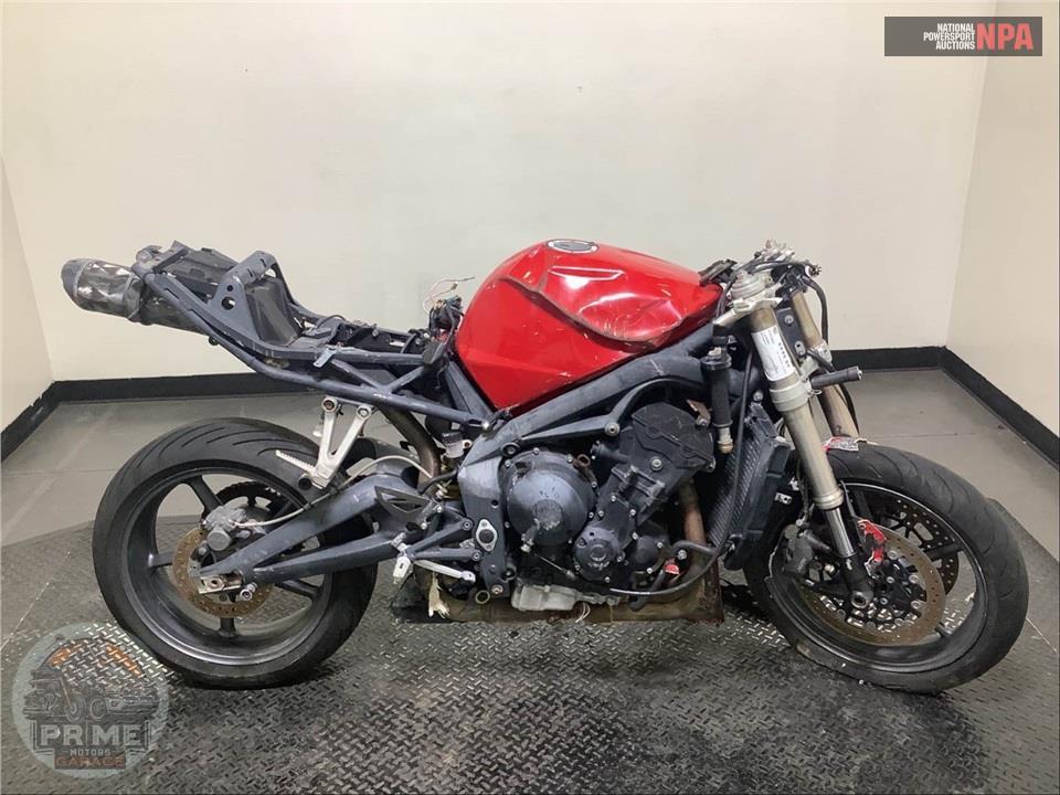 2012 Triumph DAYTONA 675 — фото 1