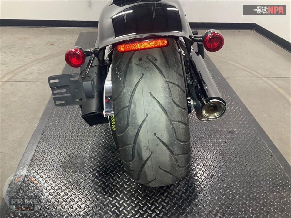 2018 Harley-Davidson FXBR BREAKOUT — фото 22