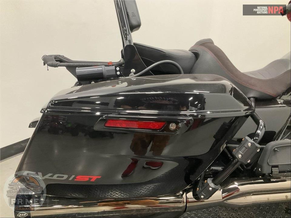 2024 Harley-Davidson FLTRXSTSE CVO ROAD GLIDE ST — фото 34