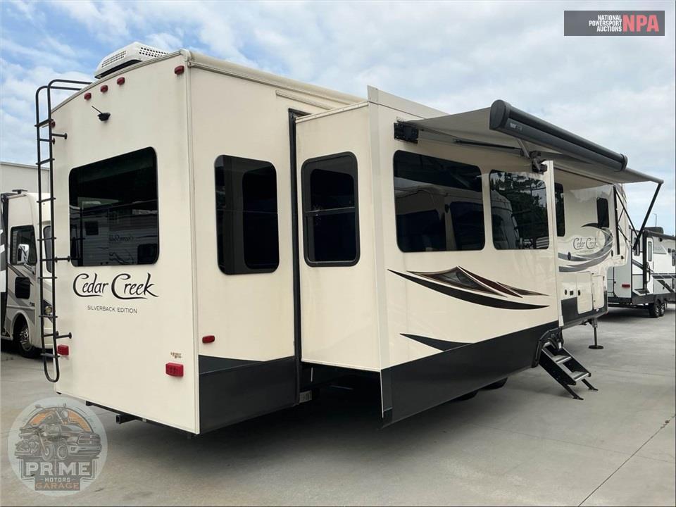 2021 Cedar Creek M-37MBH - SILVERBACK FIFTH WHEEL SERIES — фото 4
