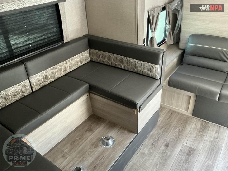 2022 Coachmen By Forest River M-184 BHS CATALINA SUMMIT SERIES — фото 8