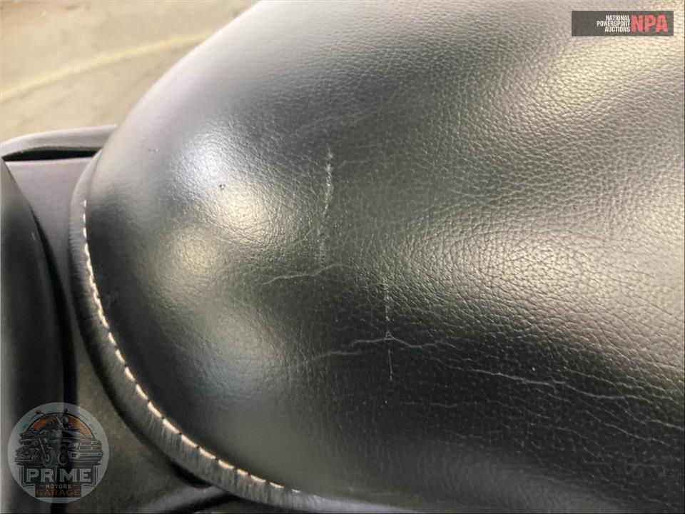 2021 Indian Motorcycle SCOUT BOBBER (ABS, BLACK SMOKE) — фото 16