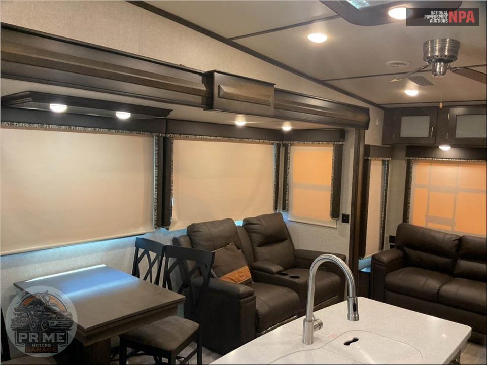 2019 Keystone Rv M-330 RL - MONTANA HIGH COUNTRY FIFTH WHEEL SERIES — фото 7