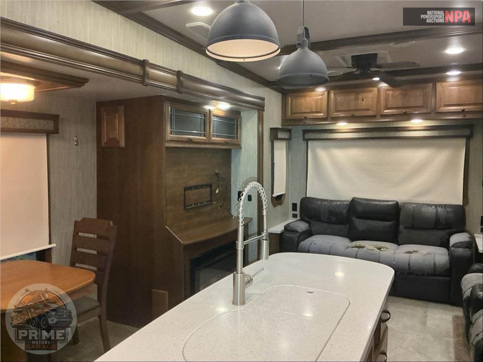2018 Heartland Rvs M-3310QSCK - BIG COUNTRY FIFTH WHEEL SERIES — фото 7