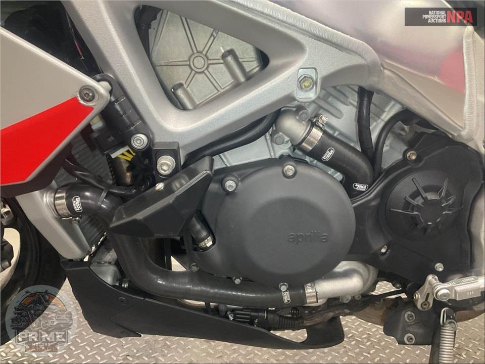 2018 Aprilia TUONO V4 1100 RR — фото 7