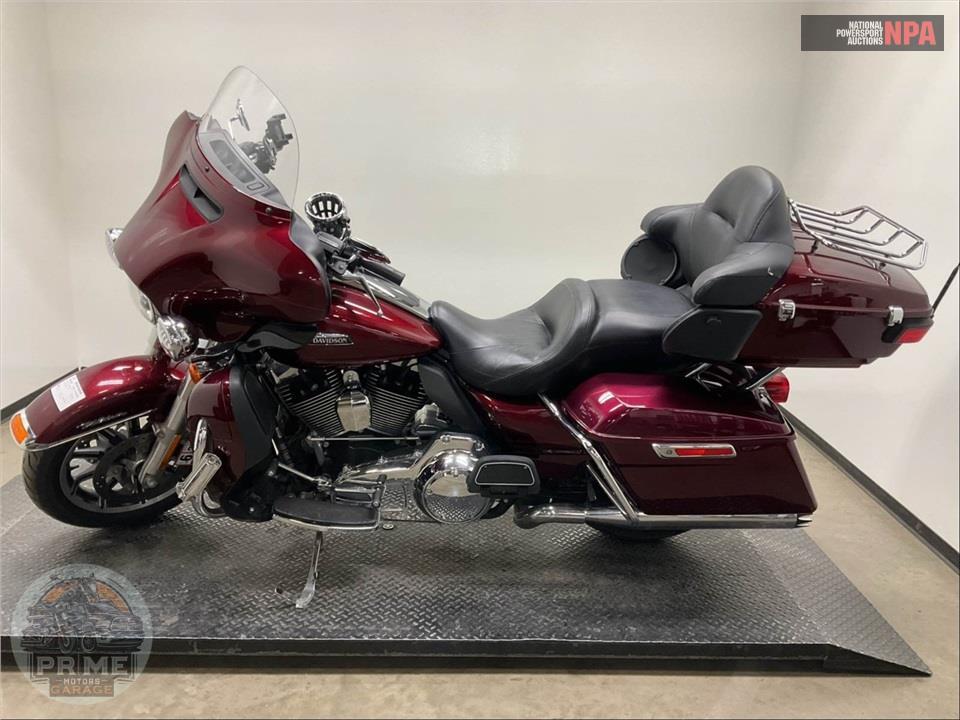 2015 Harley-Davidson FLHTCU ULTRA CLASSIC ELECTRA GLIDE — фото 3