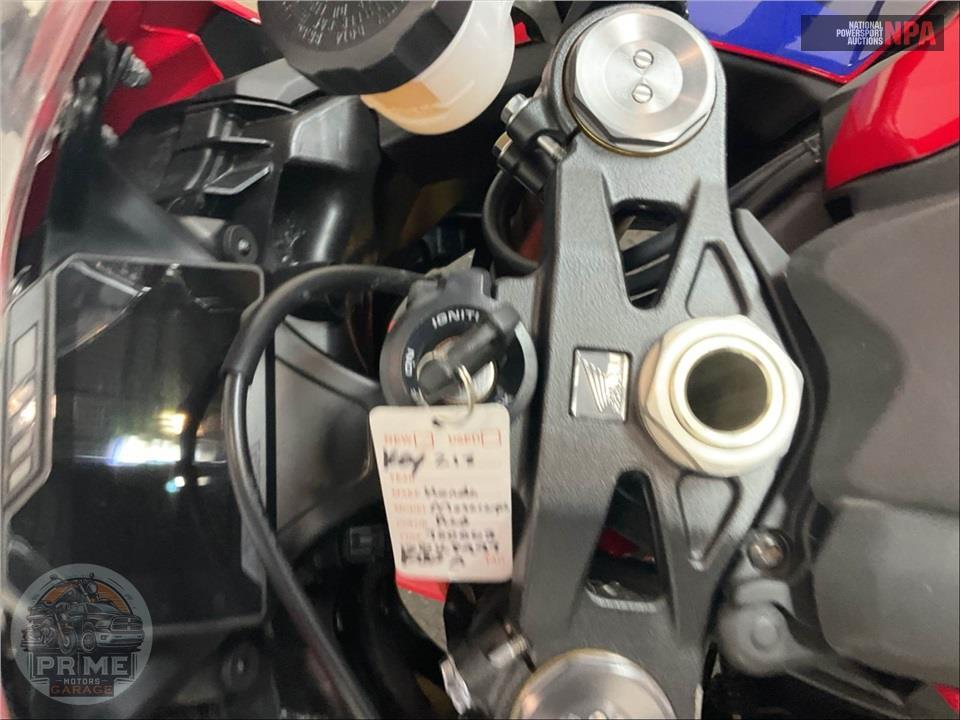2024 Honda CBR1000RR ABS — фото 17