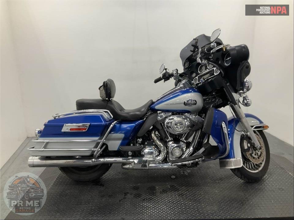 2010 Harley-Davidson FLHTCU ULTRA CLASSIC ELECTRA GLIDE — фото 1
