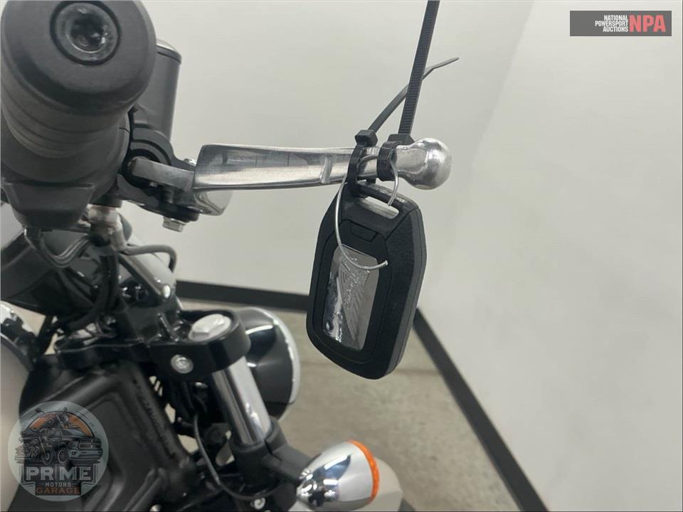 2025 Indian Motorcycle SCOUT CLASSIC LIMITED WITH TECHNOLOGY PACKAGE (SMOKE) — фото 11