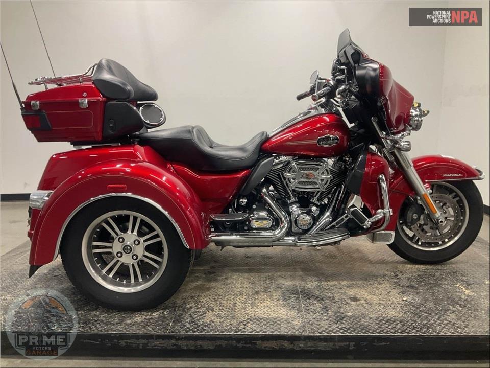 2013 Harley-Davidson FLHTCUTG TRIGLIDE UL CLSC — фото 1