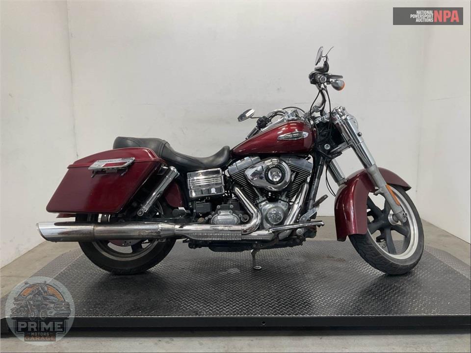 2015 Harley-Davidson FLD-103 DYNA SWITCHBACK — фото 1