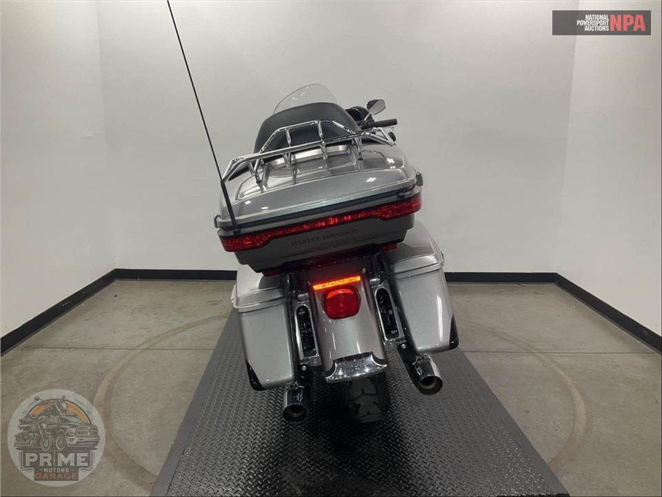 2017 Harley-Davidson FLHTK ULTRA LIMITED — фото 4