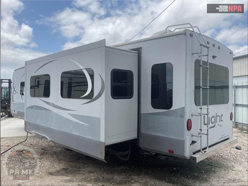 2017 Highland Ridge Rv M-272RLS - LIGHT SERIES — фото 3
