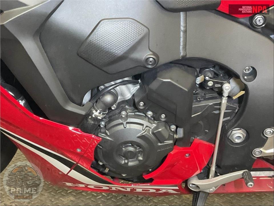 2021 Honda CBR1000RR — фото 8