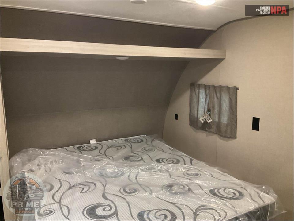 2022 Coachmen By Forest River M-184 FQS - CATALINA SUMMIT SERIES — фото 12