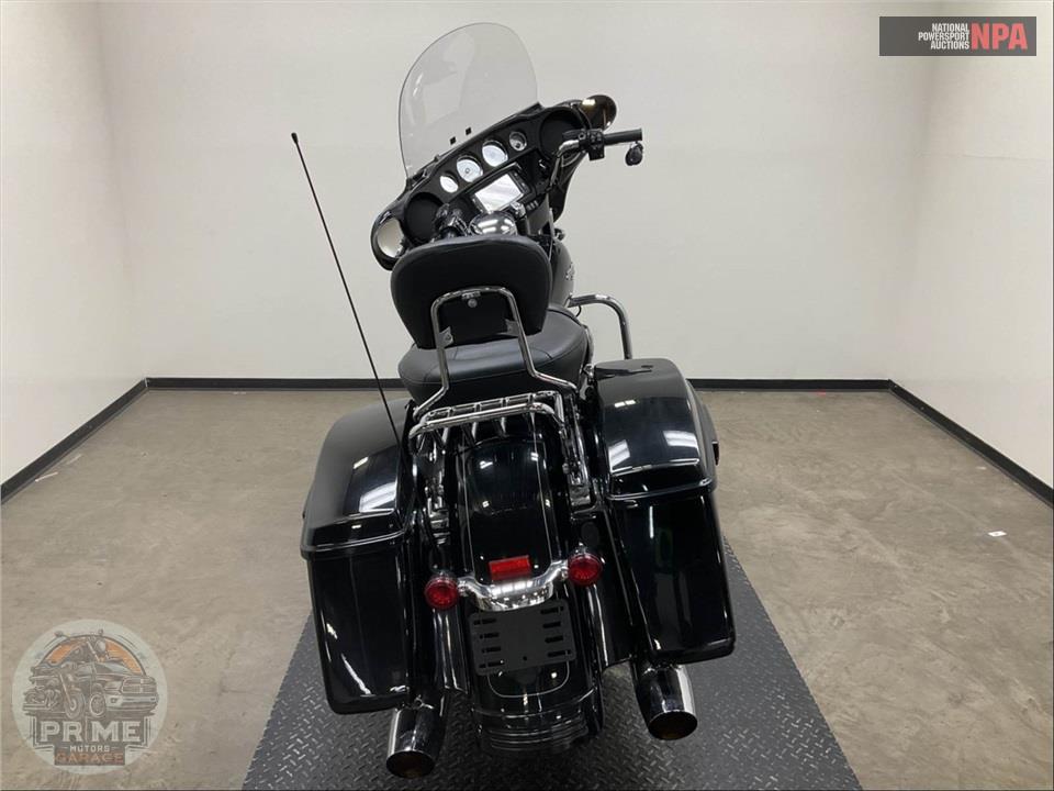 2016 Harley-Davidson FLHXS STREET GLIDE SPECIAL — фото 4