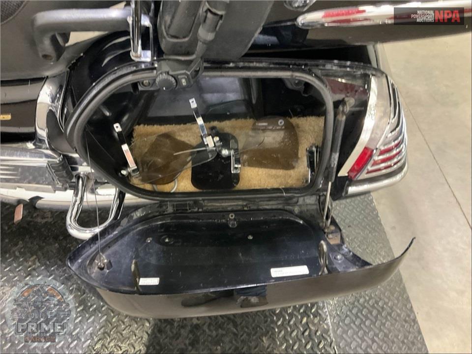 2002 Honda GL18002 GOLDWING — фото 31