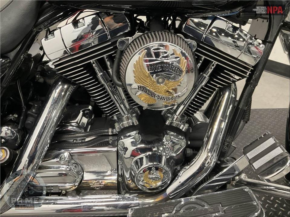 2002 Harley-Davidson FLHRCI ROAD KING CLASSIC — фото 6
