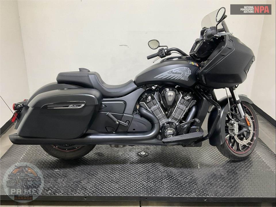 2023 Indian Motorcycle CHALLENGER DARK HORSE (SMOKE) — фото 1