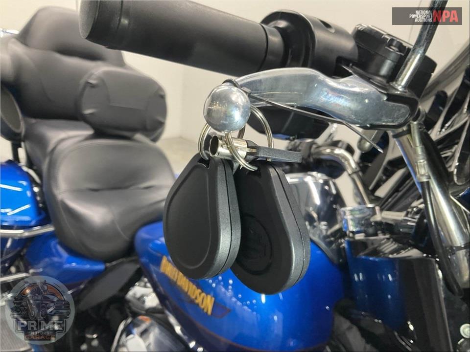 2017 Harley-Davidson FLHTK ULTRA LIMITED — фото 10
