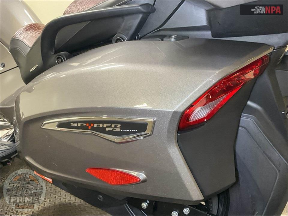 2017 Can-Am SPYDER F3 SE6 LIMITED — фото 17