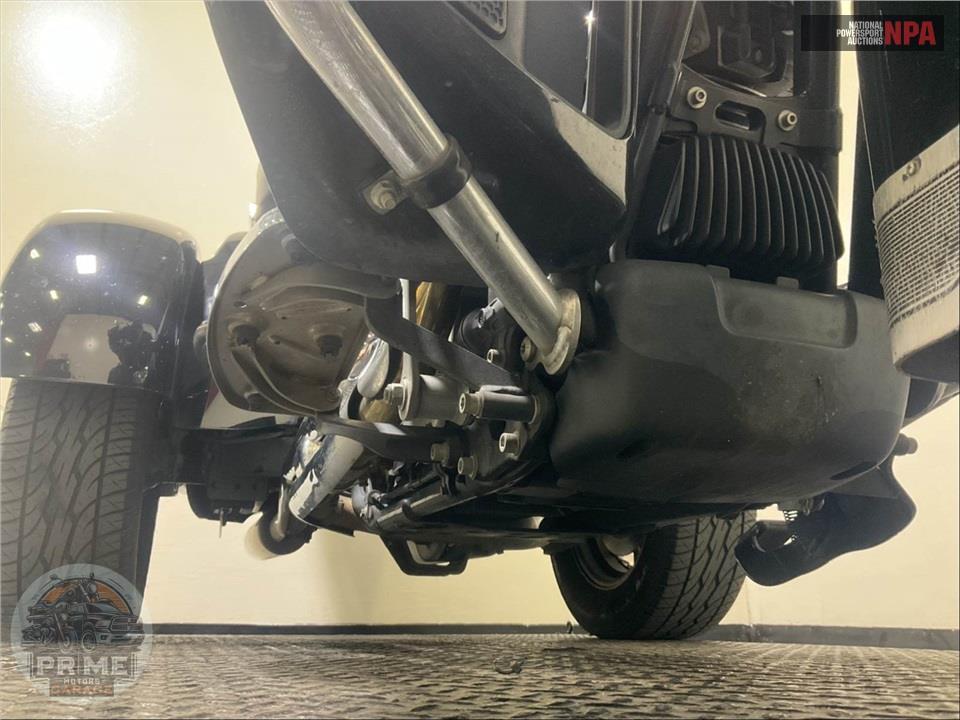 2021 Harley-Davidson FLHTCUTG TRI GLIDE ULTRA CLASSIC — фото 13