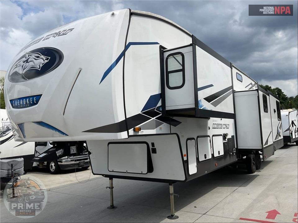 2024 Cherokee By Forest River M-3660SUITE - ARCTIC WOLF FIFTH WHEEL SERIES — фото 2