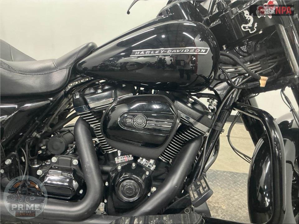 2018 Harley-Davidson FLHXS STREET GLIDE SPECIAL — фото 6