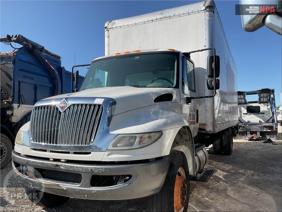 2017 International DURASTAR 4300 SBA 4X2 — фото 2