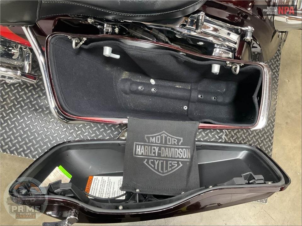 2017 Harley-Davidson FLHTKSE CVO ULTRA LIMITED — фото 18