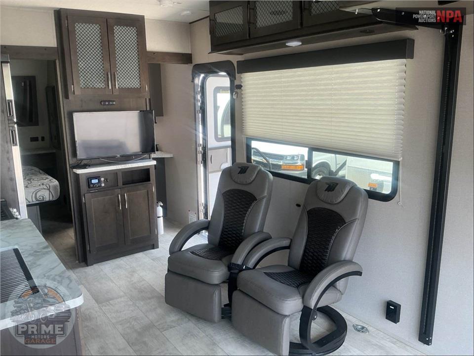 2022 Grand Design Recreational Vehicles M-21G - MOMENTUM G-CLASS TOY HAULER SERIES — фото 8