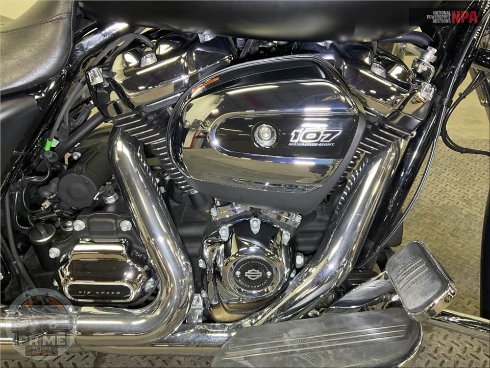 2017 Harley-Davidson FLHXS STREET GLIDE SPECIAL — фото 6