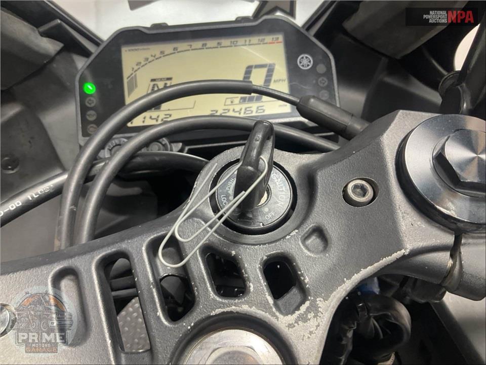 2022 Yamaha YZF-R3 — фото 23