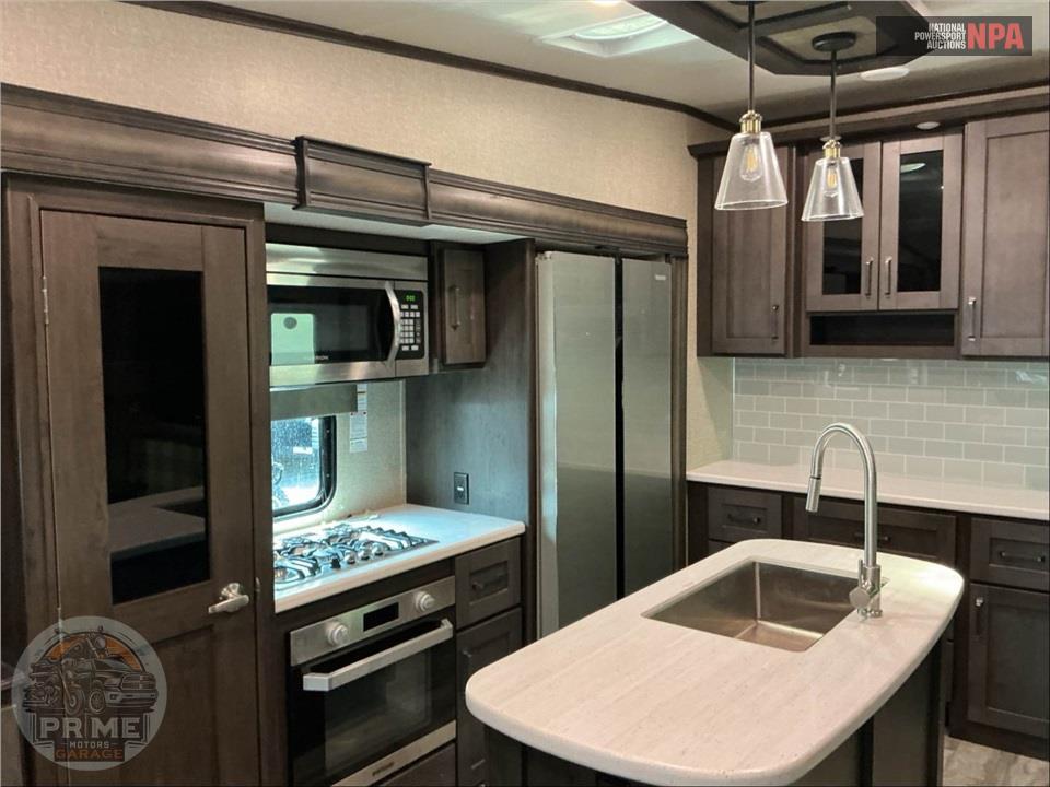 2022 Grand Design Recreational Vehicles M-303RLS REFLECTION FIFTH WHEEL SERIES — фото 7